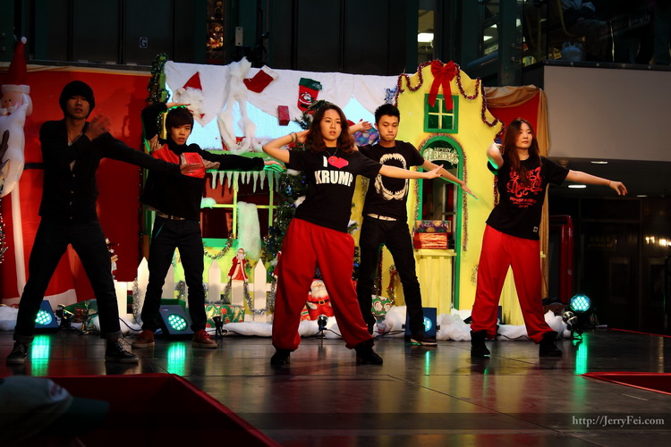 SPARKLE Red Christmas event in Chinatown Centre photo