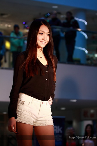SPARKLE Red Christmas event in Chinatown Centre photo