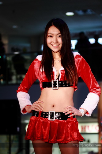 SPARKLE Red Christmas event in Chinatown Centre photo